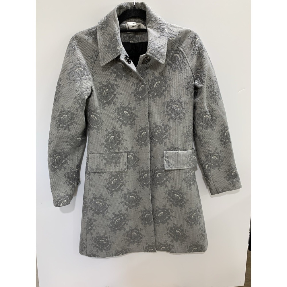 Annelore NYC Grey Floral Snap Wool Blend Coat, Size 2, EUC